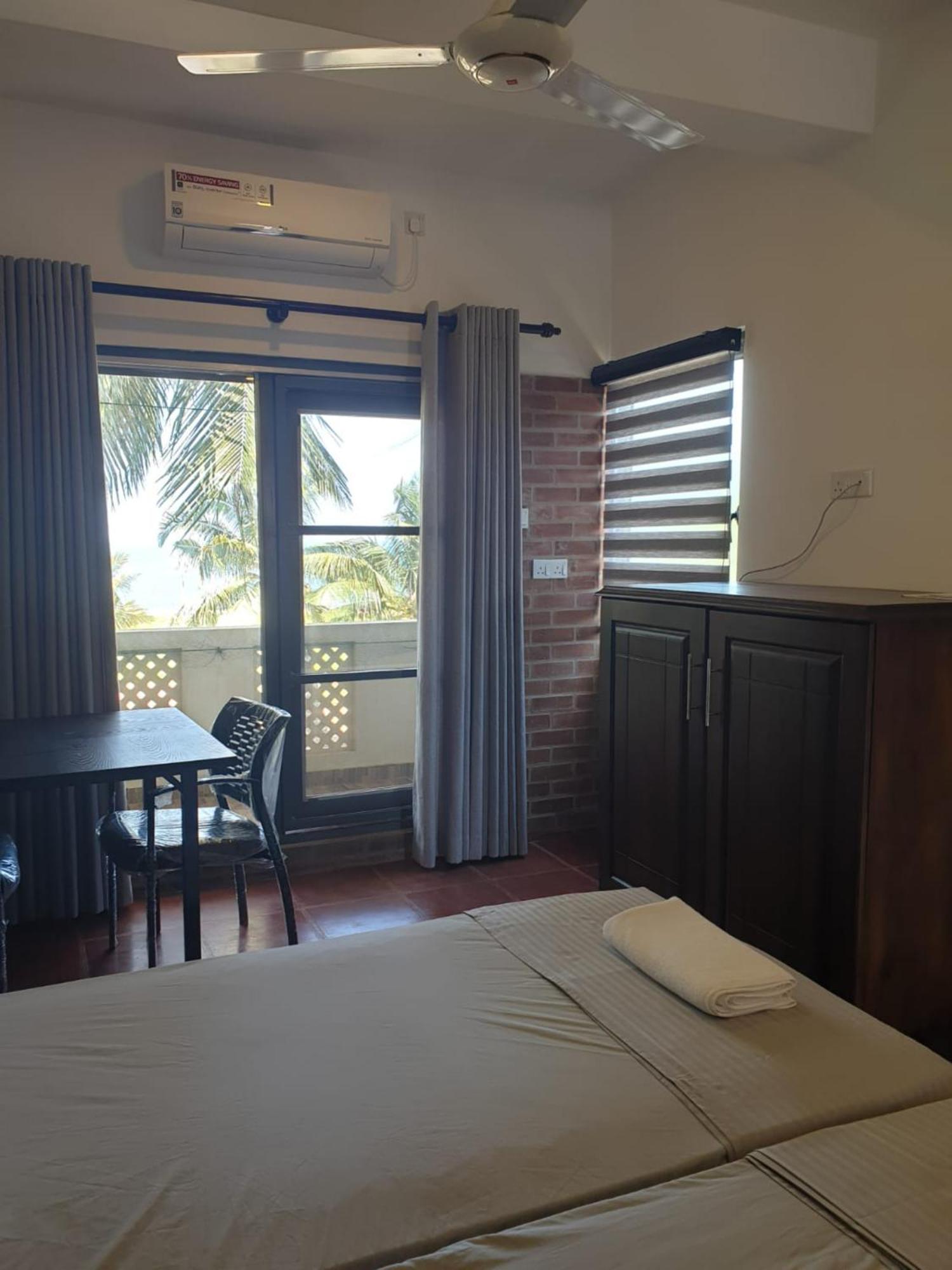 Hotel Janishi Residencies Negombo Exterior foto